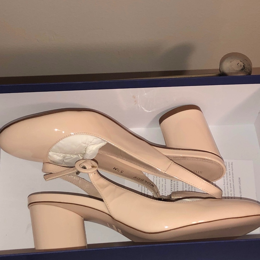 stuart weitzman coretta pump